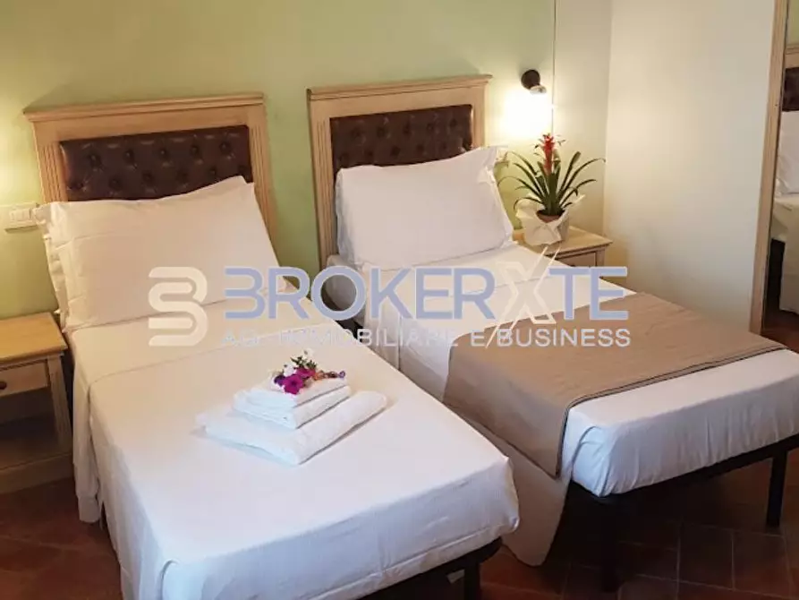 Immagine 8 di Casa colonica in vendita  a Altopascio