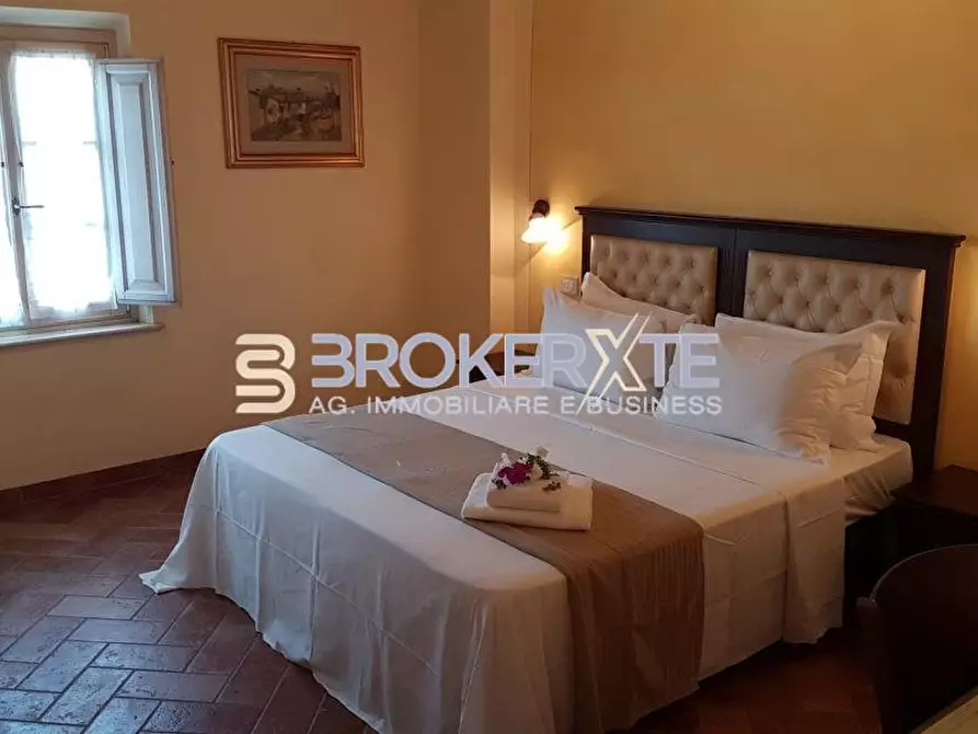 Immagine 6 di Casa colonica in vendita  a Altopascio