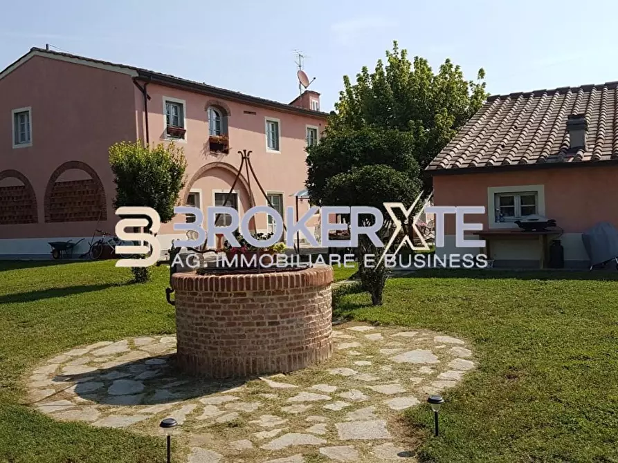 Immagine 4 di Casa colonica in vendita  a Altopascio