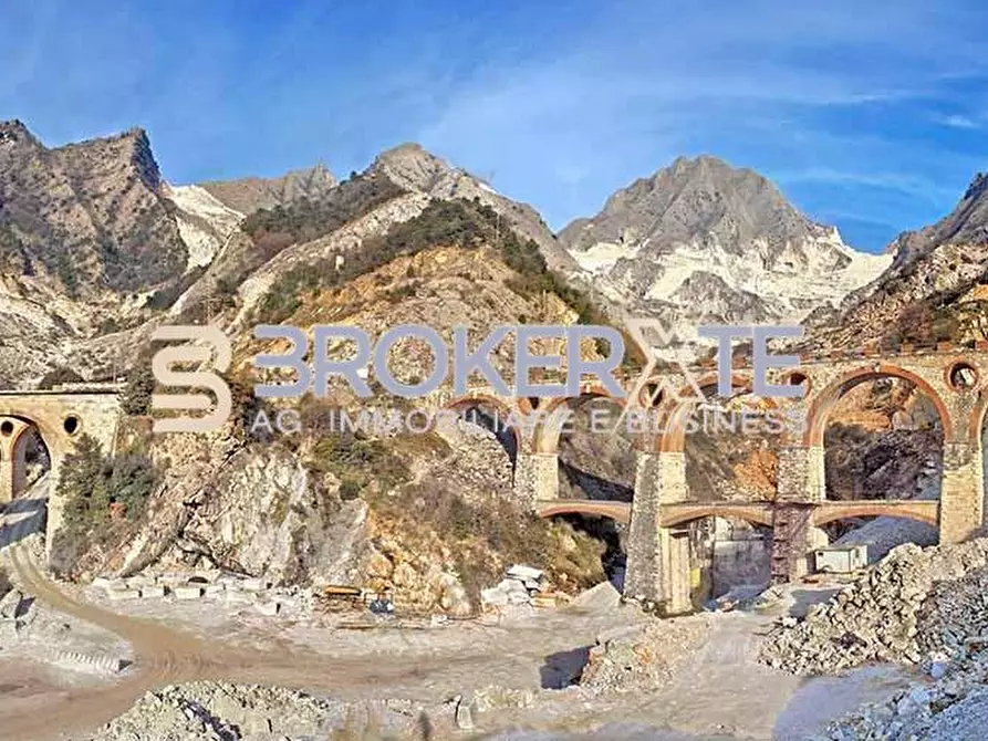 Immagine 20 di Casa semindipendente in vendita  a Carrara