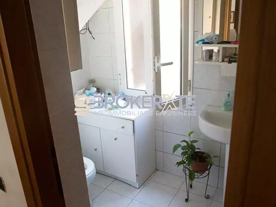 Immagine 3 di Casa semindipendente in vendita  a Carrara