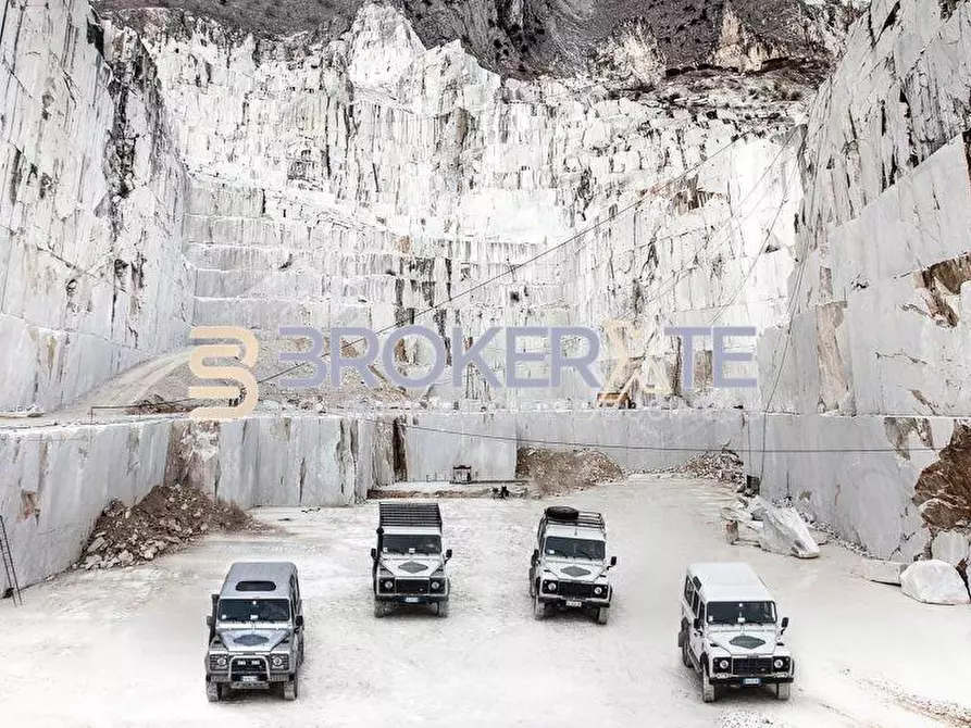 Immagine 18 di Casa semindipendente in vendita  a Carrara