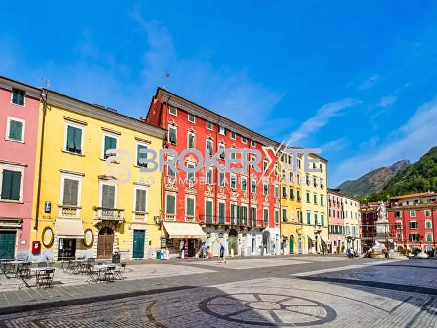 Immagine 23 di Casa semindipendente in vendita  a Carrara
