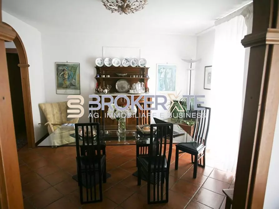 Immagine 7 di Casa semindipendente in vendita  a Carrara