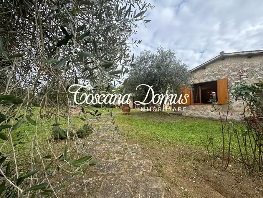 Immagine 18 di Casa indipendente in vendita  a Siena