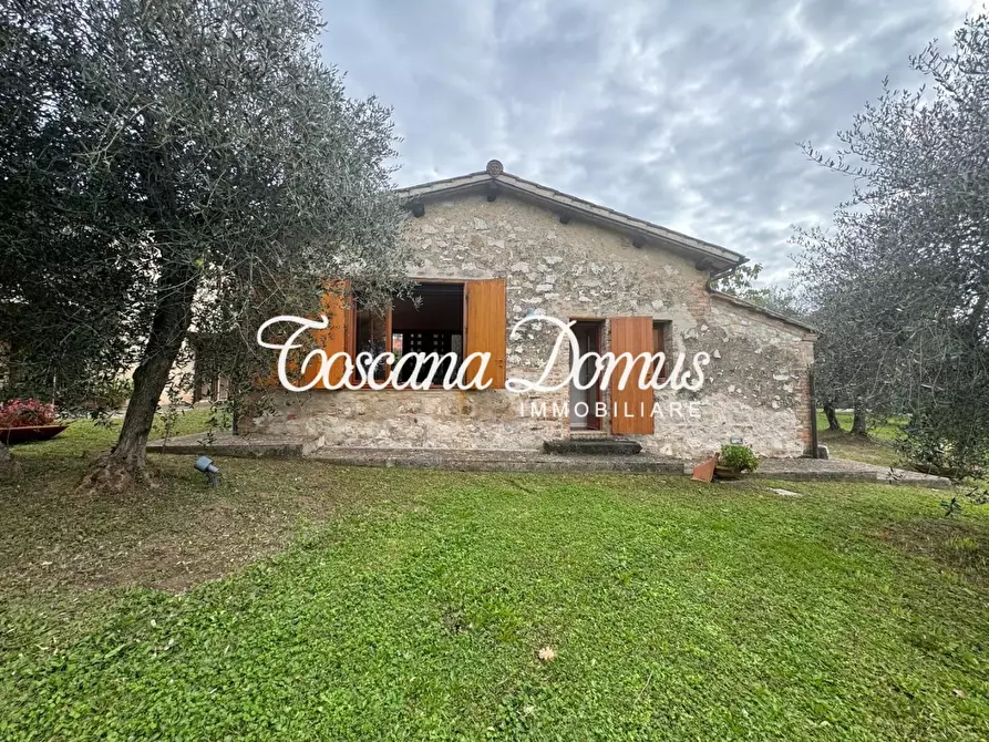 Immagine 17 di Casa indipendente in vendita  a Siena