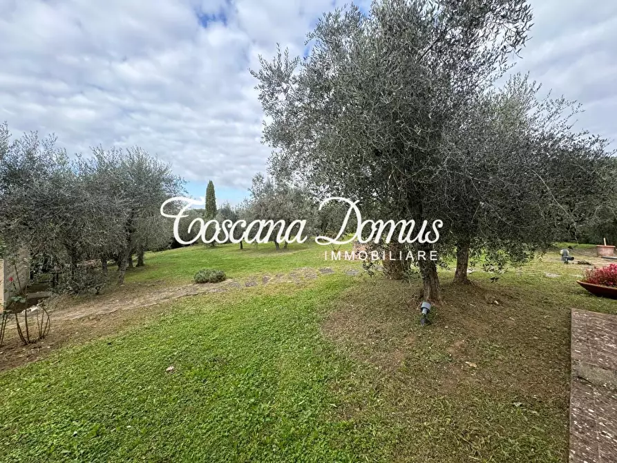 Immagine 11 di Casa indipendente in vendita  a Siena