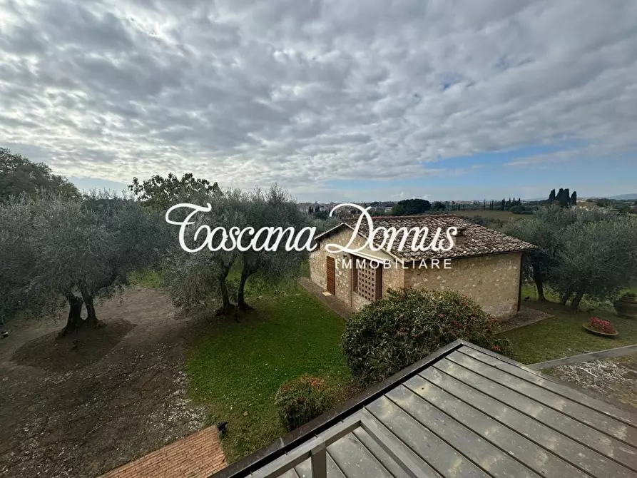 Immagine 1 di Casa indipendente in vendita  a Siena