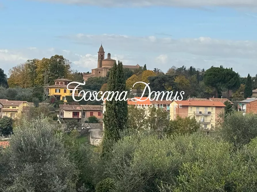 Immagine 4 di Casa indipendente in vendita  a Siena