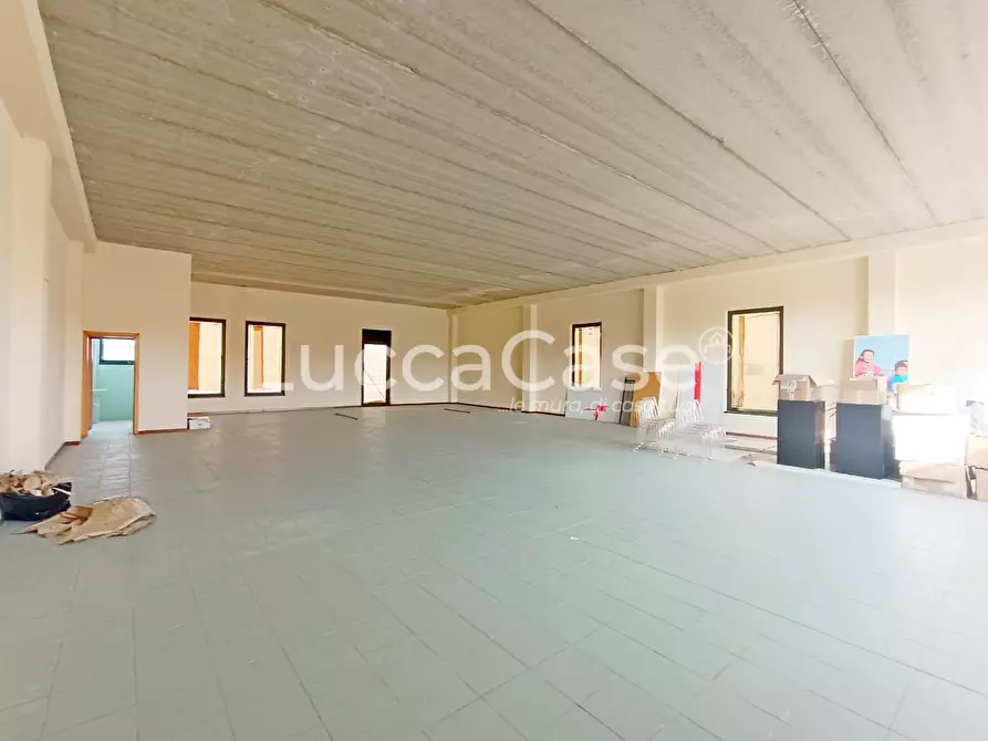 Immagine 4 di Laboratorio in affitto  a Lucca