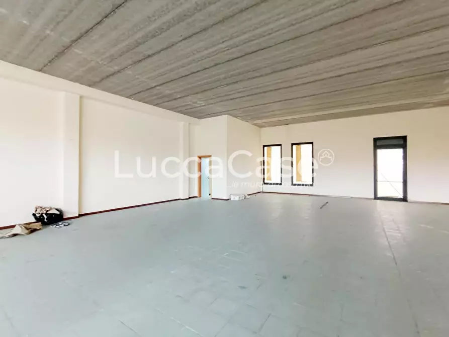 Immagine 5 di Laboratorio in vendita  a Lucca