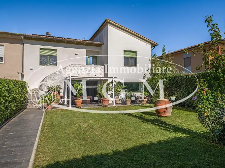 Immagine 54 di Casa bifamiliare in vendita  a Bientina