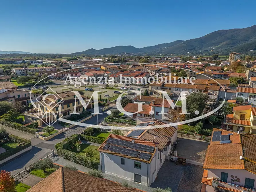 Immagine 53 di Casa bifamiliare in vendita  a Bientina