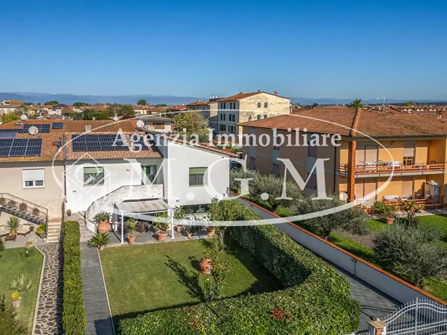 Immagine 50 di Casa bifamiliare in vendita  a Bientina