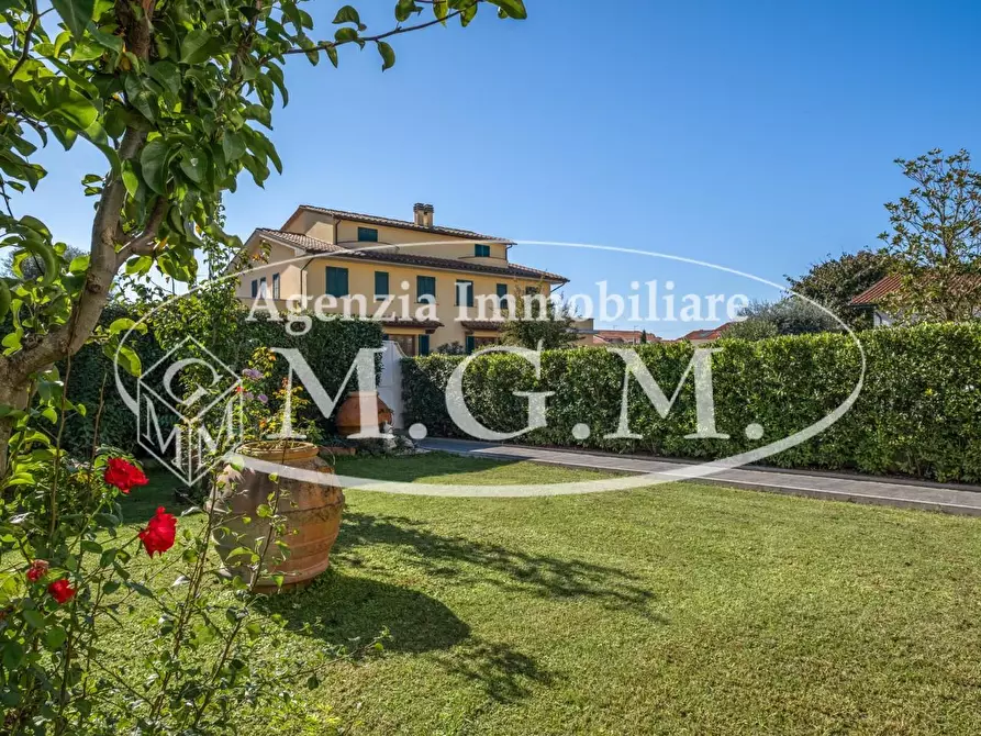 Immagine 2 di Casa bifamiliare in vendita  a Bientina