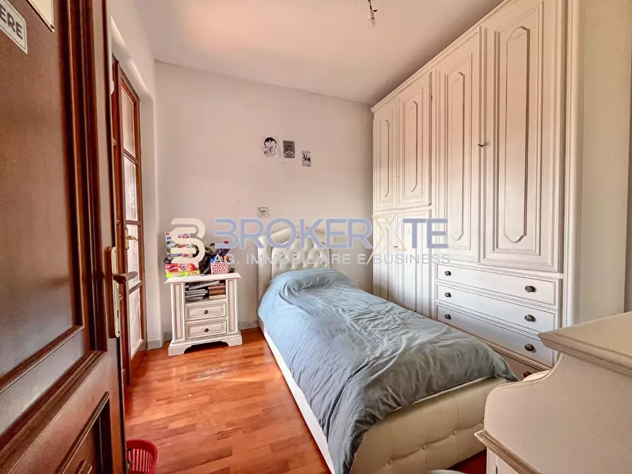 Immagine 6 di Villa in vendita  a Carrara