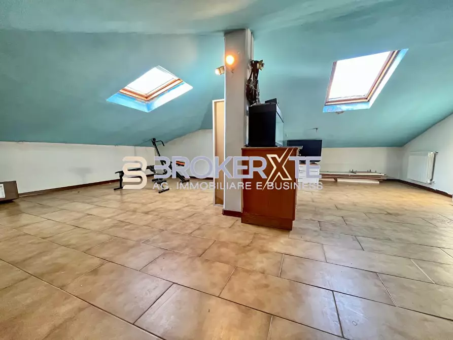 Immagine 9 di Villa in vendita  a Carrara