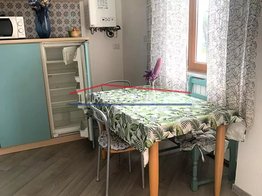 Immagine 8 di Porzione di casa in vendita  a Massa