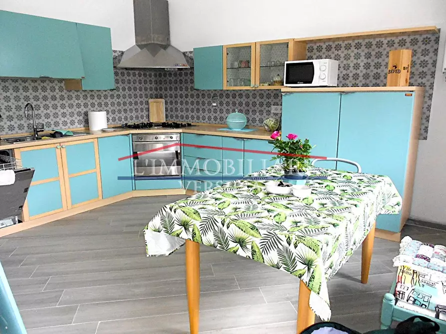 Immagine 6 di Porzione di casa in vendita  a Massa