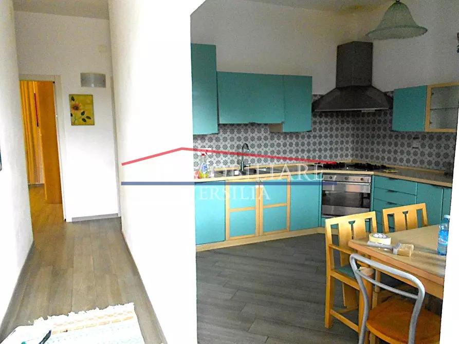 Immagine 4 di Porzione di casa in vendita  a Massa