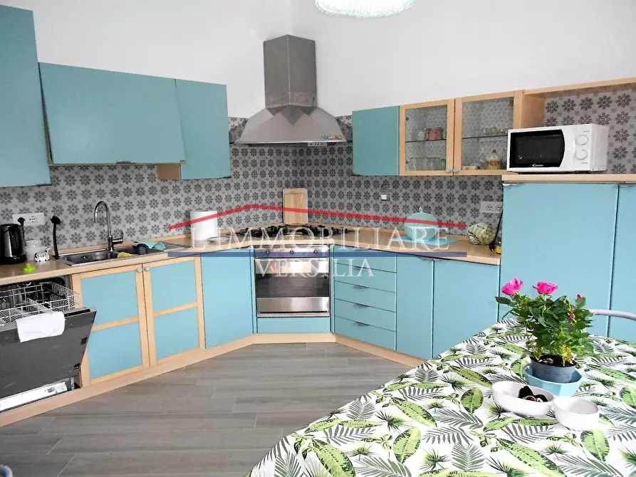 Immagine 5 di Porzione di casa in vendita  a Massa