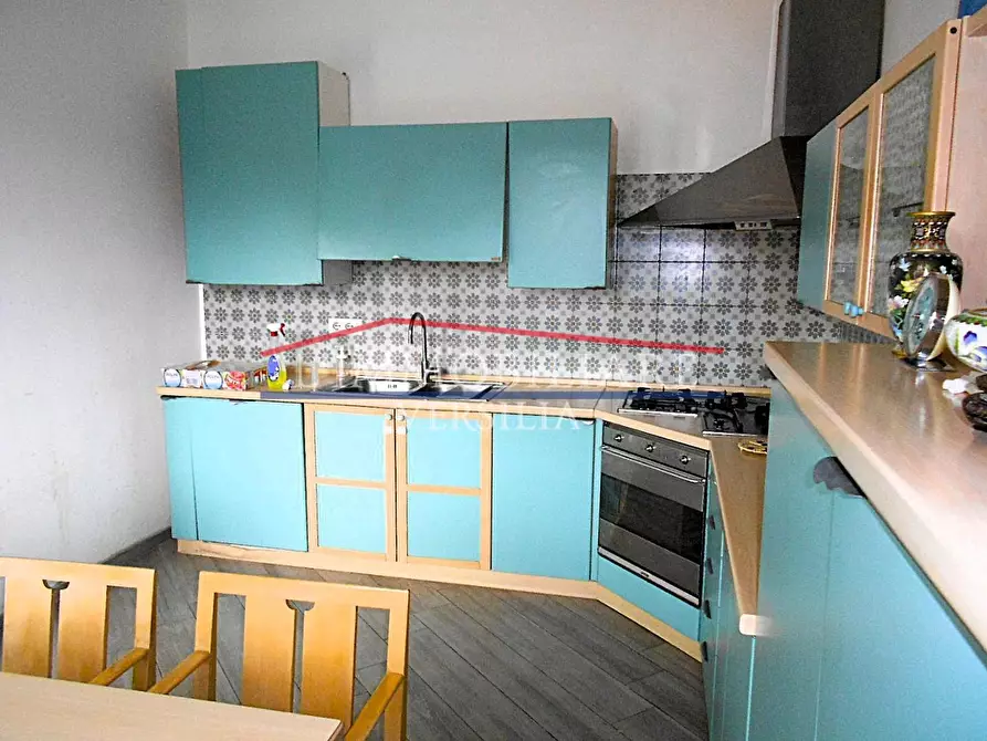 Immagine 10 di Porzione di casa in vendita  a Massa