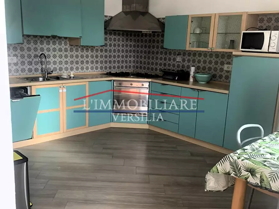 Immagine 9 di Porzione di casa in vendita  a Massa