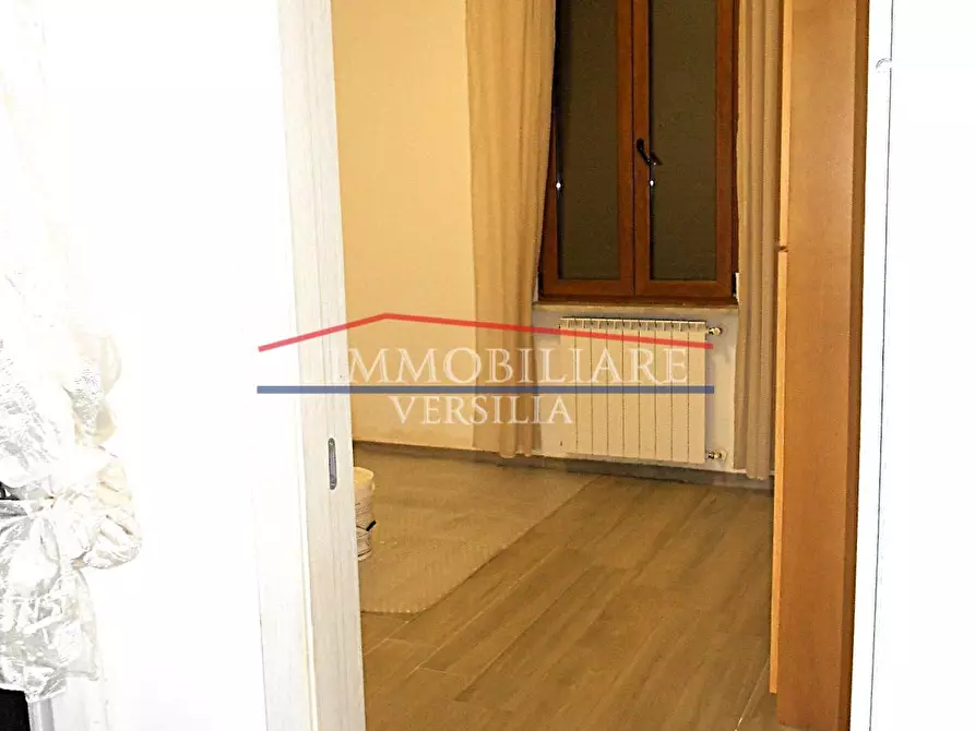 Immagine 21 di Porzione di casa in vendita  a Massa