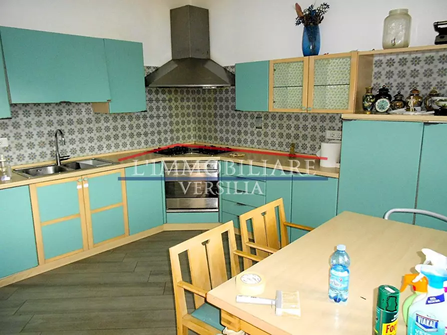 Immagine 11 di Porzione di casa in vendita  a Massa