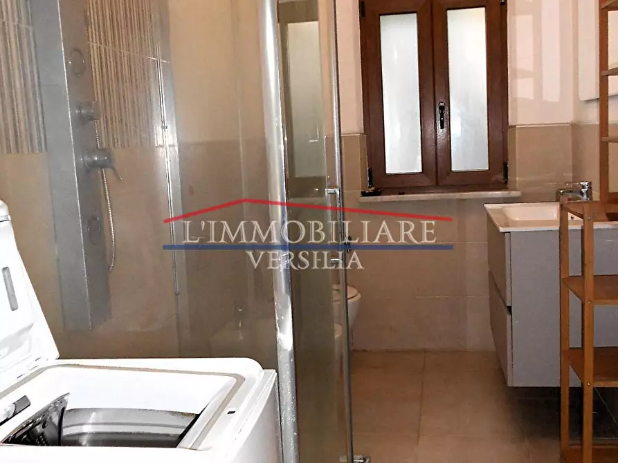 Immagine 29 di Porzione di casa in vendita  a Massa