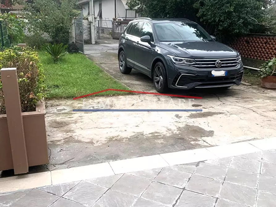 Immagine 28 di Porzione di casa in vendita  a Massa