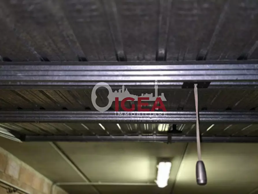 Immagine 3 di Magazzino in vendita  a Siena