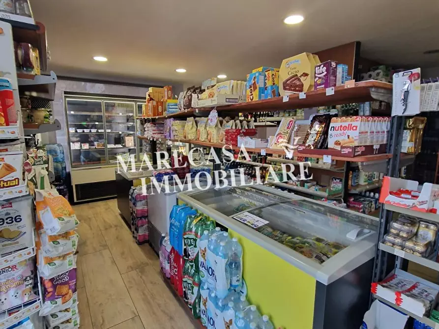 Immagine 3 di Alimentari in vendita  a Carrara