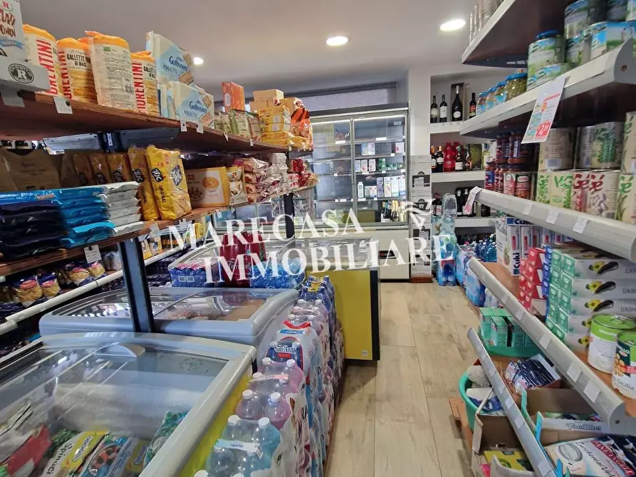 Immagine 10 di Alimentari in vendita  a Carrara