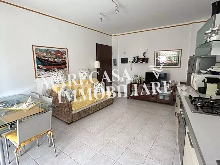 Immagine 15 di Appartamento in vendita  a Ameglia