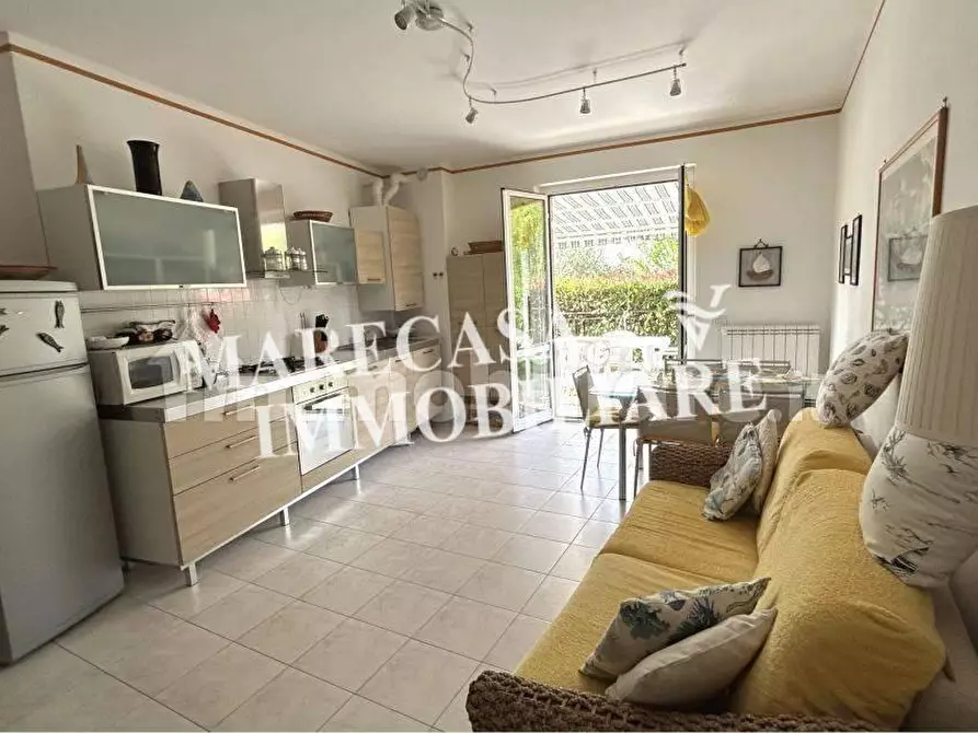 Immagine 17 di Appartamento in vendita  a Ameglia