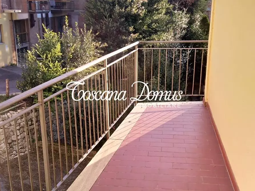 Immagine 5 di Appartamento in vendita  a Siena