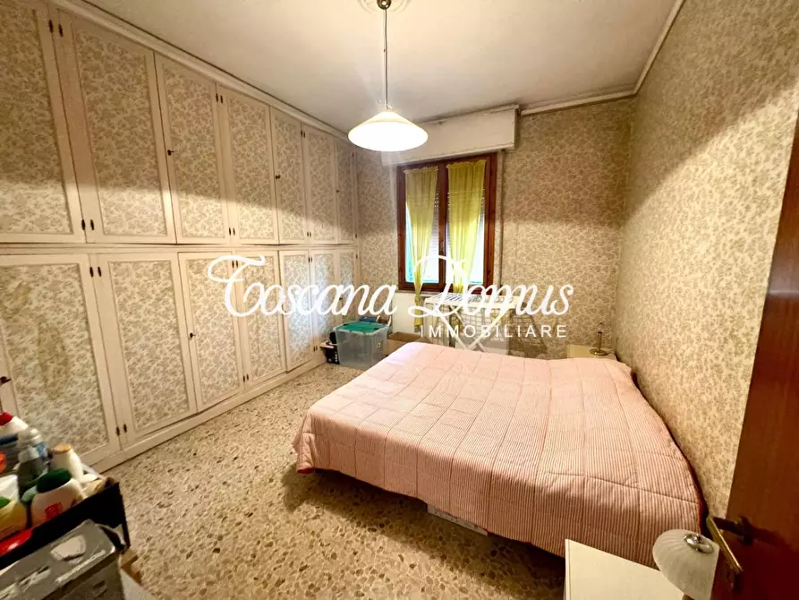 Immagine 11 di Appartamento in vendita  a Siena