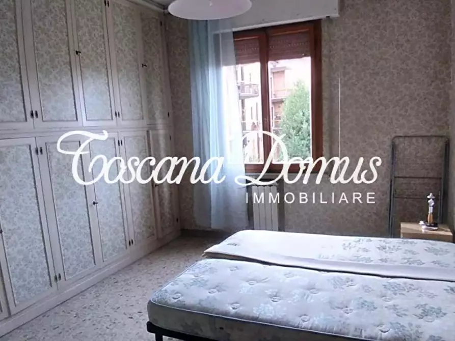 Immagine 10 di Appartamento in vendita  a Siena