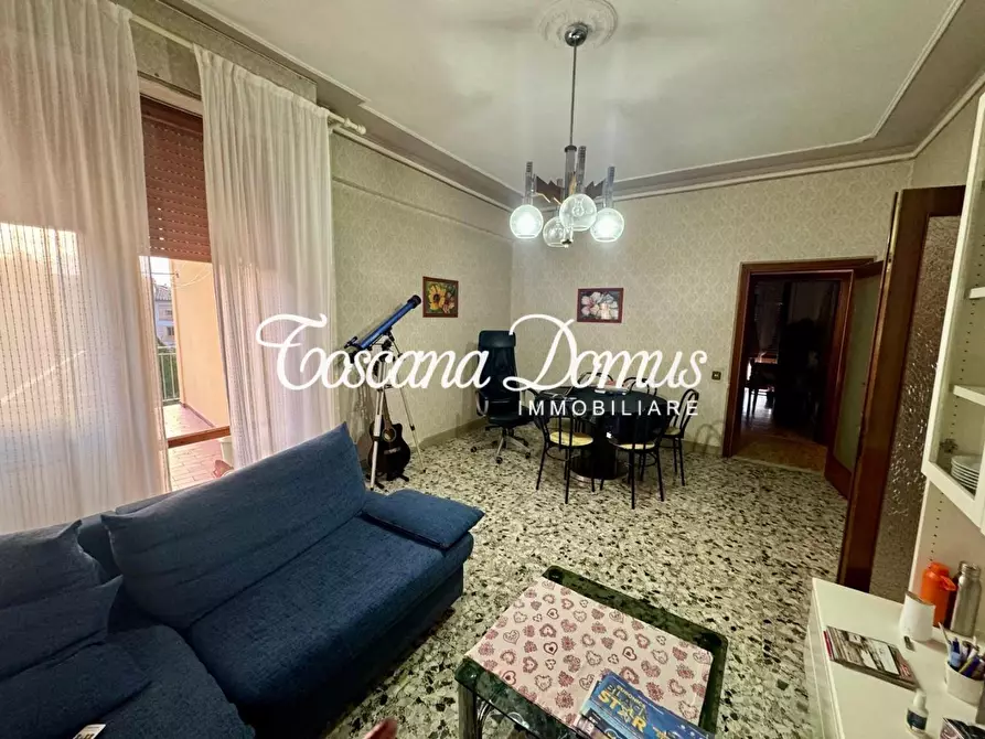 Immagine 1 di Appartamento in vendita  a Siena
