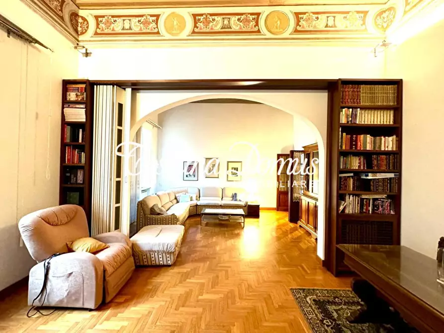 Immagine 1 di Porzione di casa in vendita  a Siena