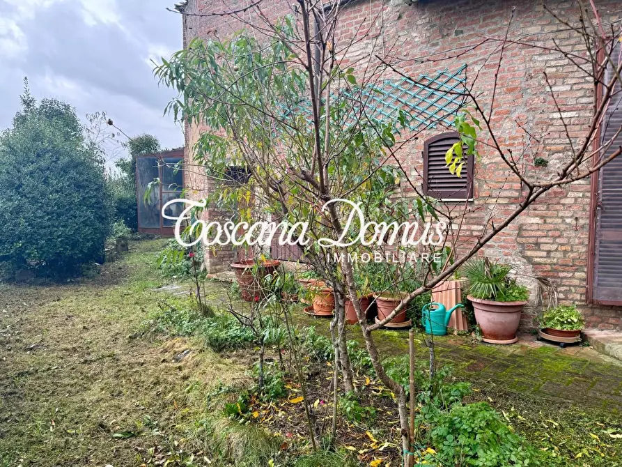 Immagine 18 di Porzione di casa in vendita  a Siena