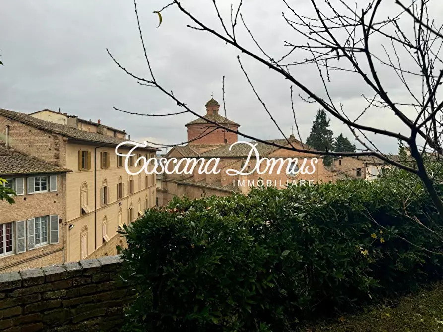 Immagine 31 di Porzione di casa in vendita  a Siena