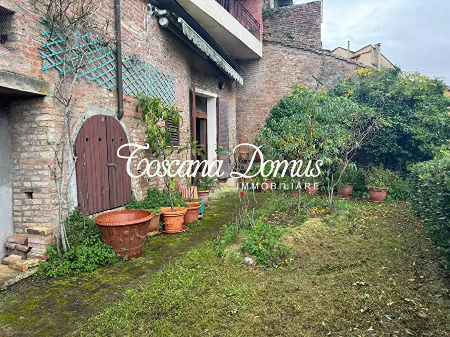 Immagine 27 di Porzione di casa in vendita  a Siena