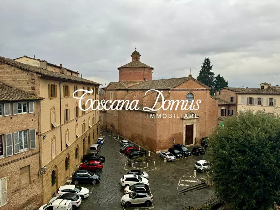 Immagine 45 di Porzione di casa in vendita  a Siena