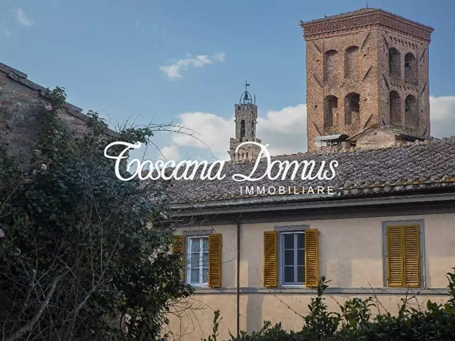 Immagine 61 di Porzione di casa in vendita  a Siena