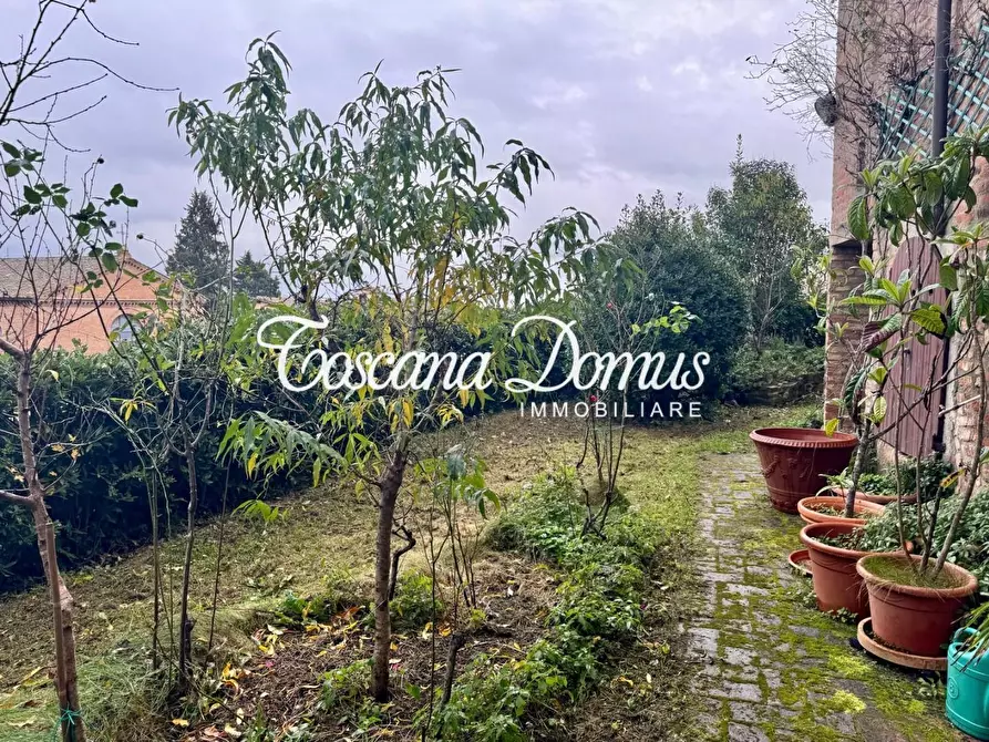 Immagine 24 di Porzione di casa in vendita  a Siena