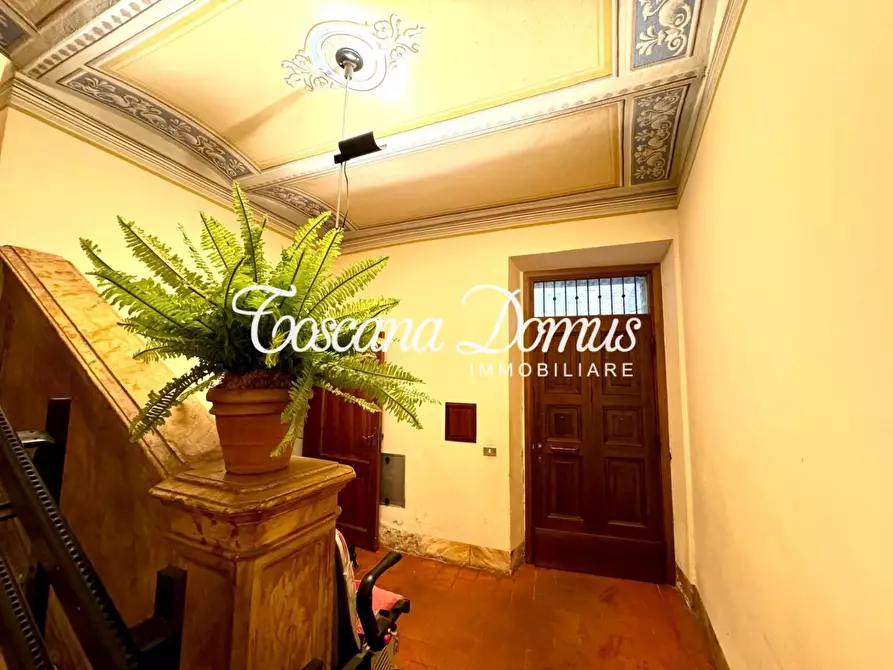 Immagine 12 di Porzione di casa in vendita  a Siena