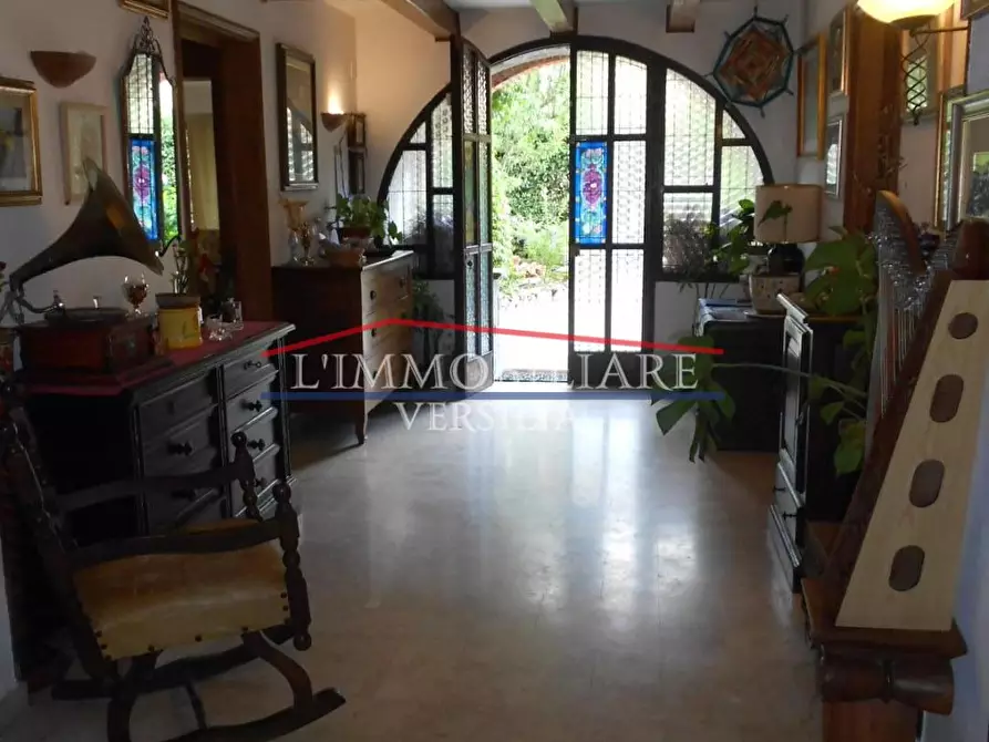 Immagine 36 di Villa in vendita  a Carrara