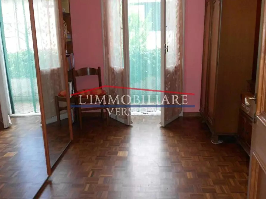 Immagine 43 di Villa in vendita  a Carrara